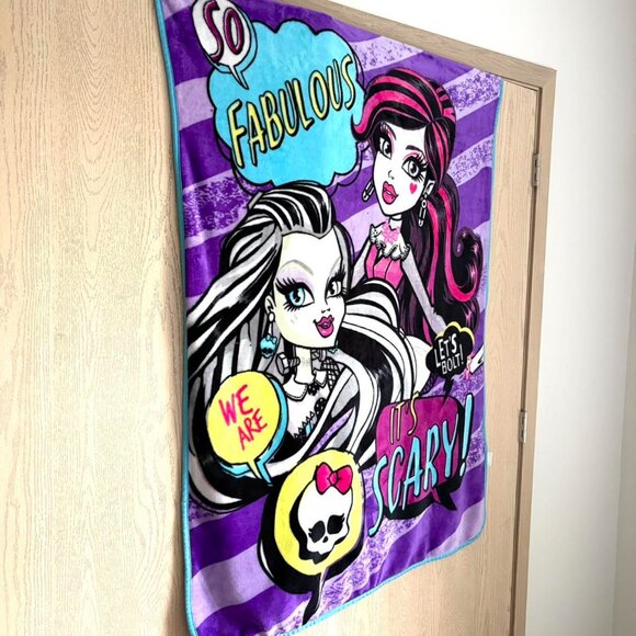 Monster High 2016 Throw Blanket - Picture 3 of 6